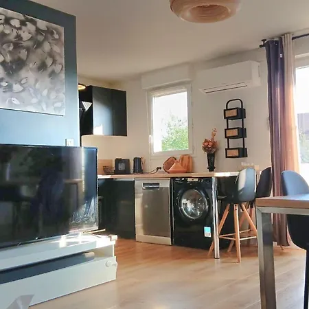 Air-conditioned Peaceful Haven 2 Steps From Paris Appartement *